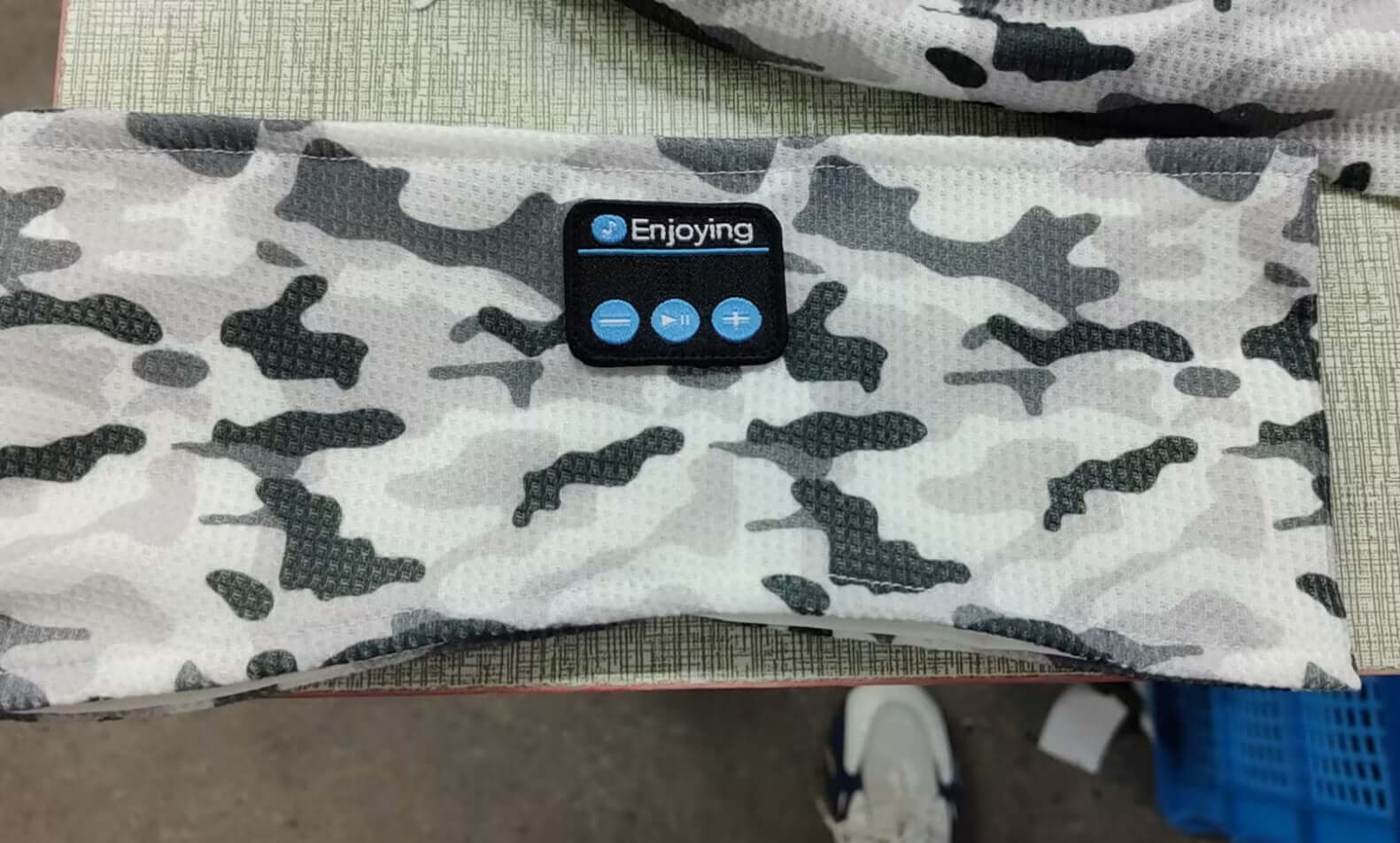 Future Tech fashion simple Bluetooth music headband