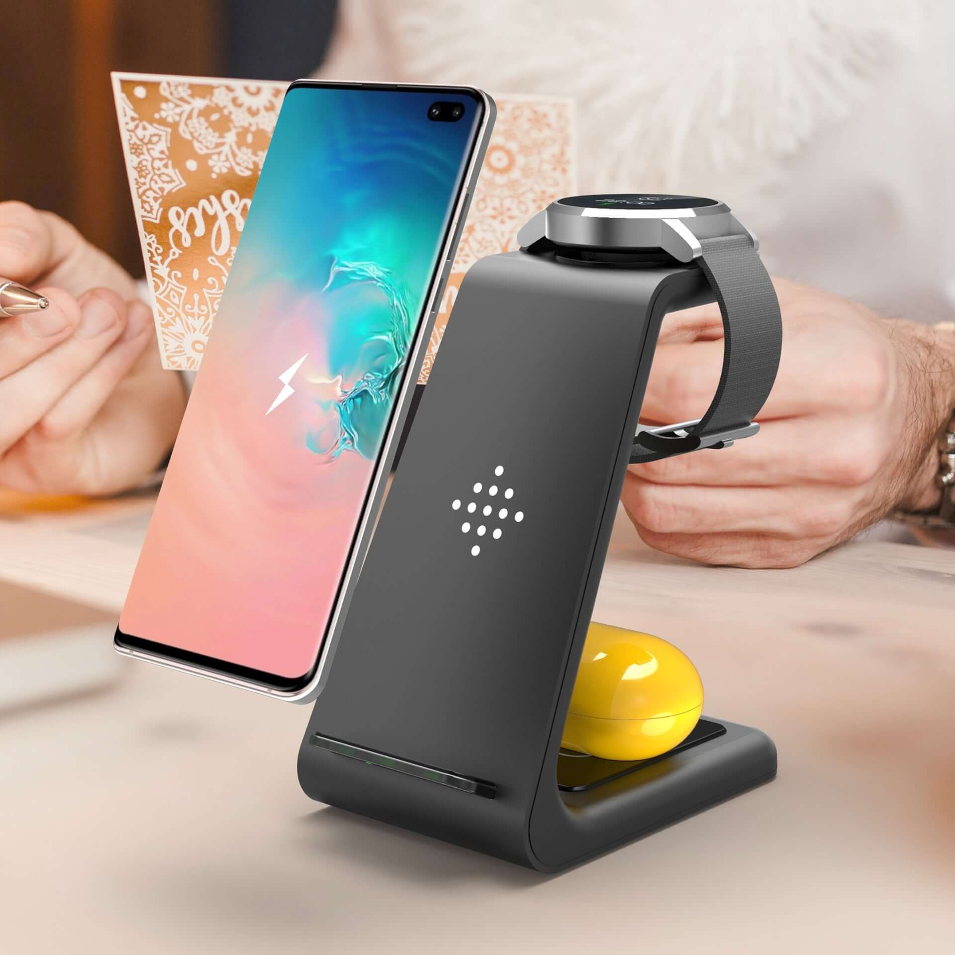 Future Tech 3 In 1 Fast Charging Station Wireless Charger 